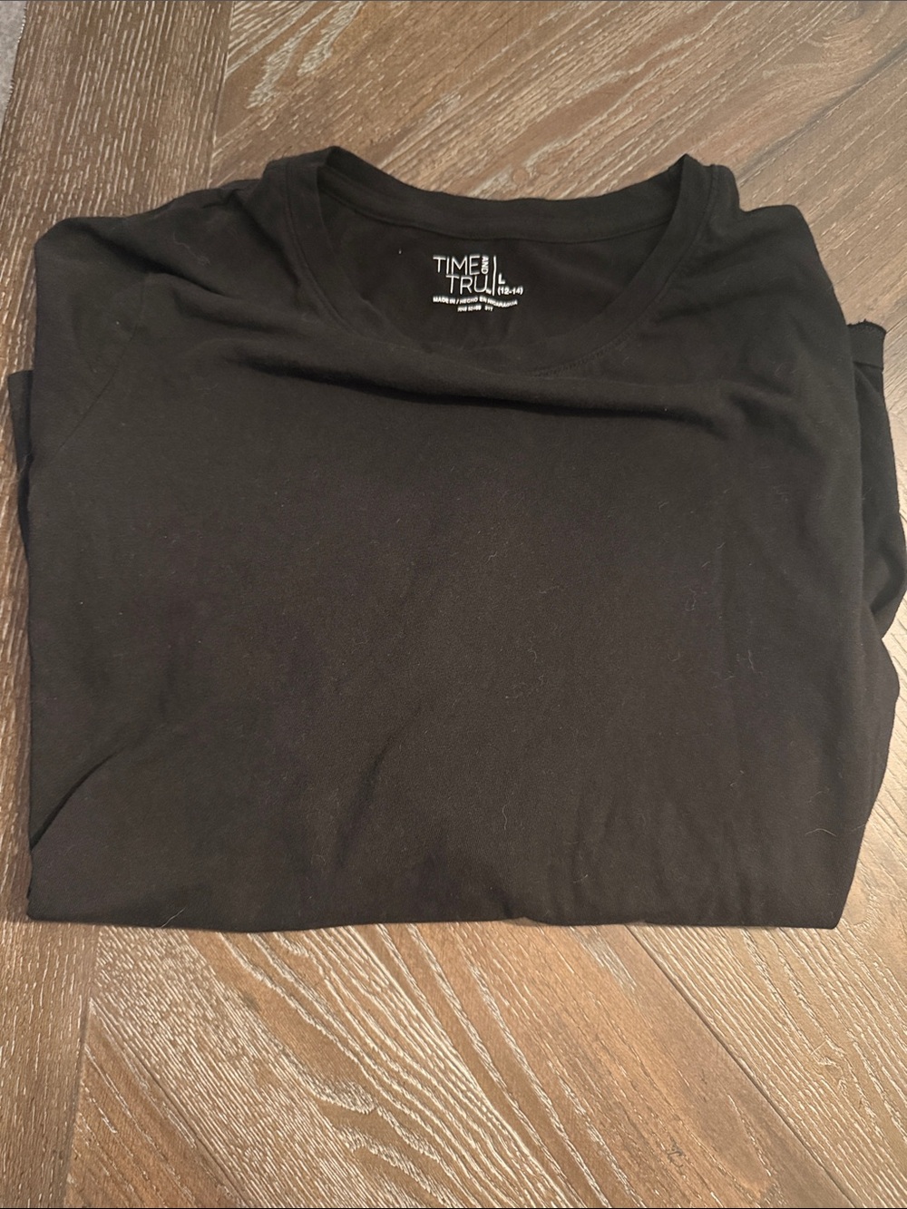 Time and Tru Black Short Sleeve Crew Neck Tee